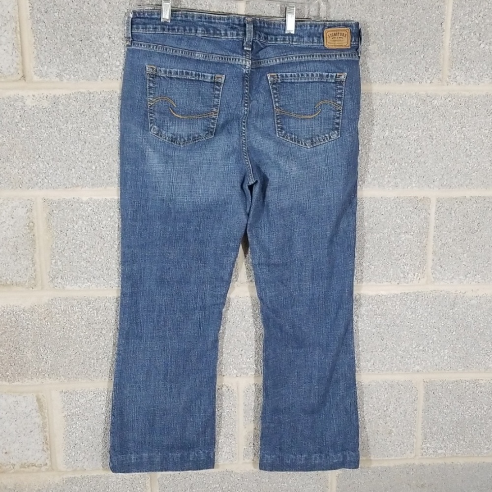 3/$20 Signature Bootcut Women's Jeans Pant Size 14 - Picture 2 of 6